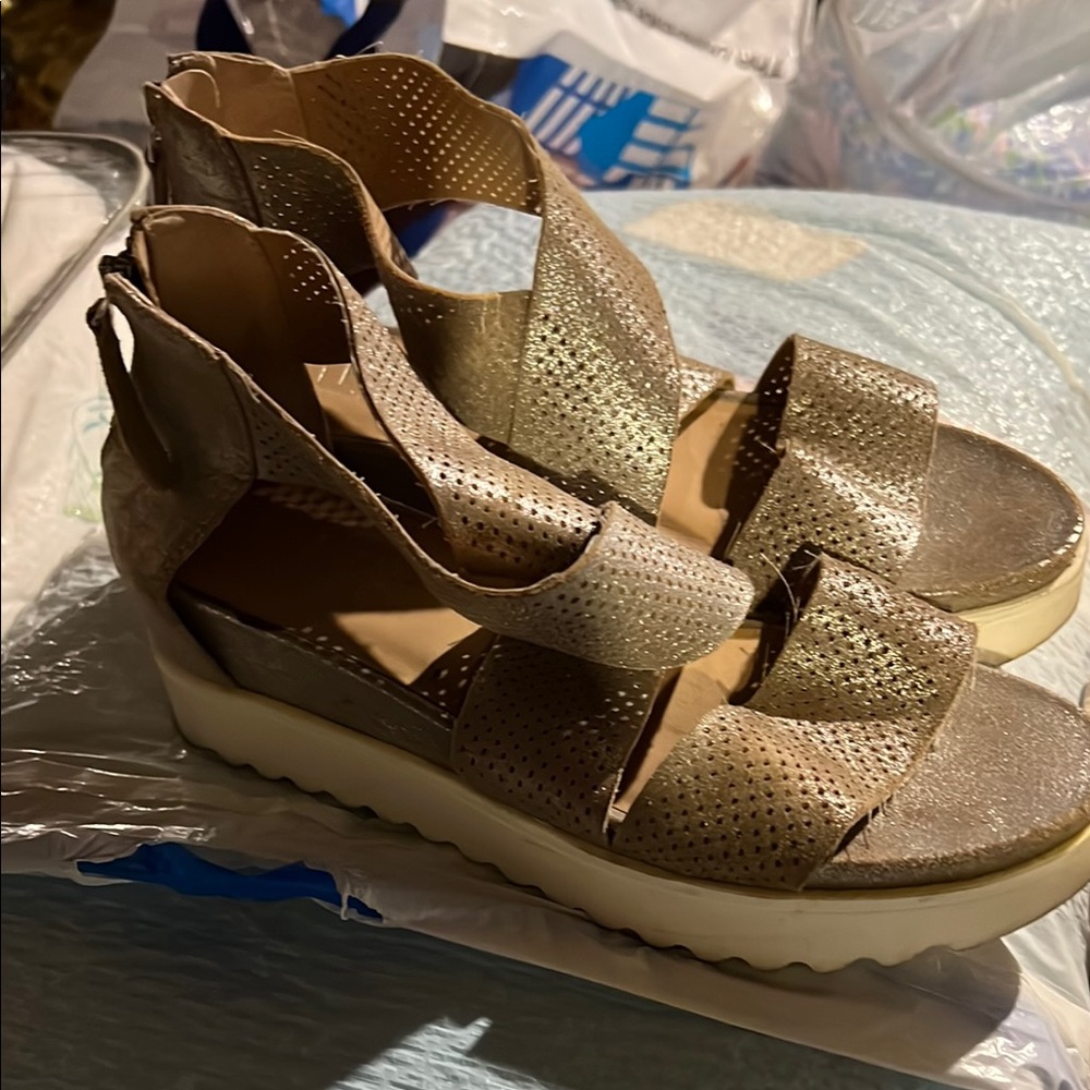 Women's Metallic Sandals